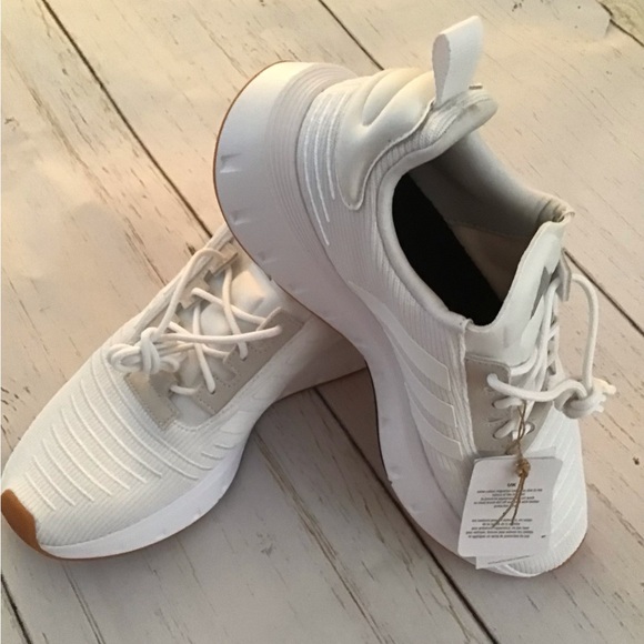 Men’s Adidas Swift Run Sneakers - Picture 6 of 7